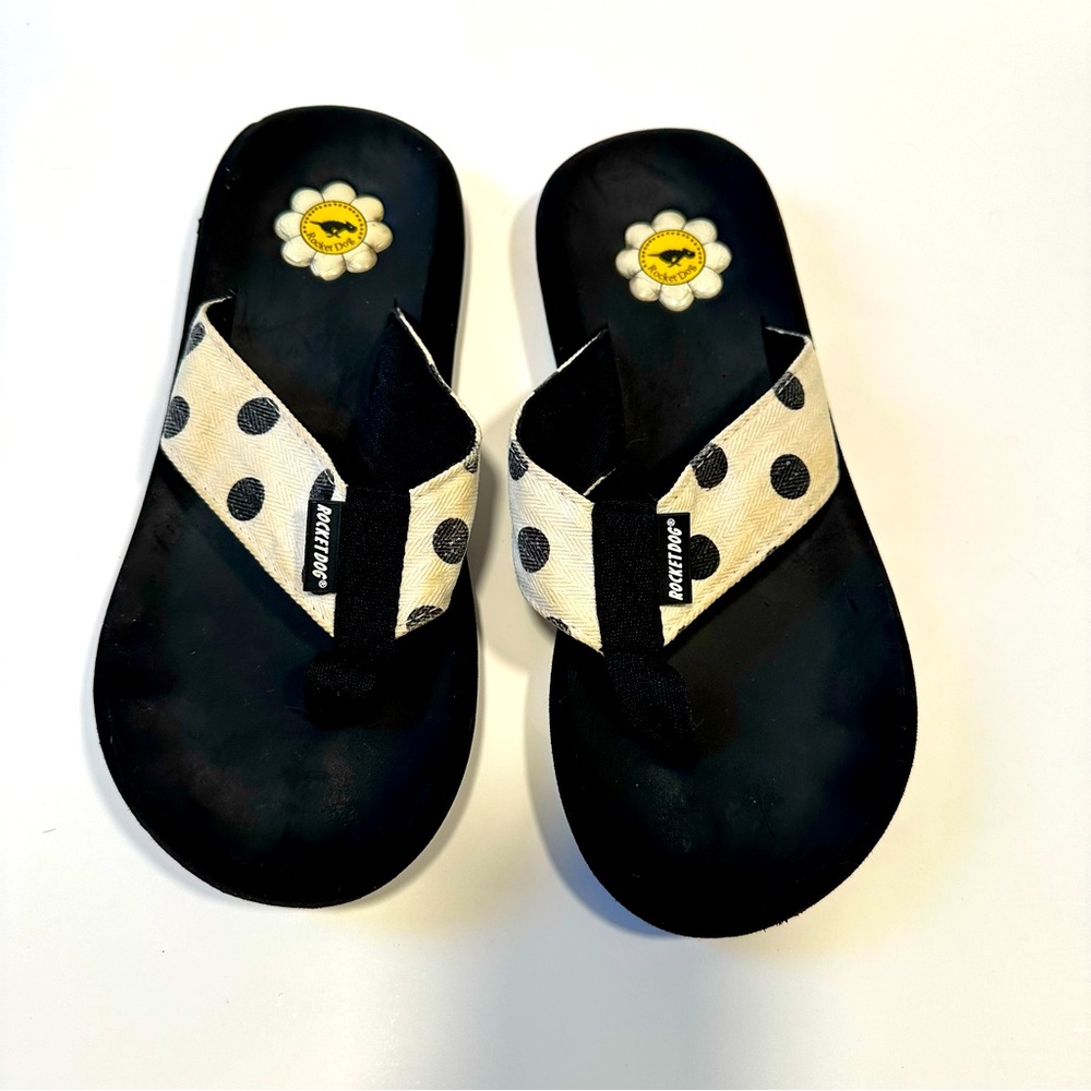 Rocket Dog Women's White Polka Dot Canvas Top Flip Flip Sandals Size 7.5
